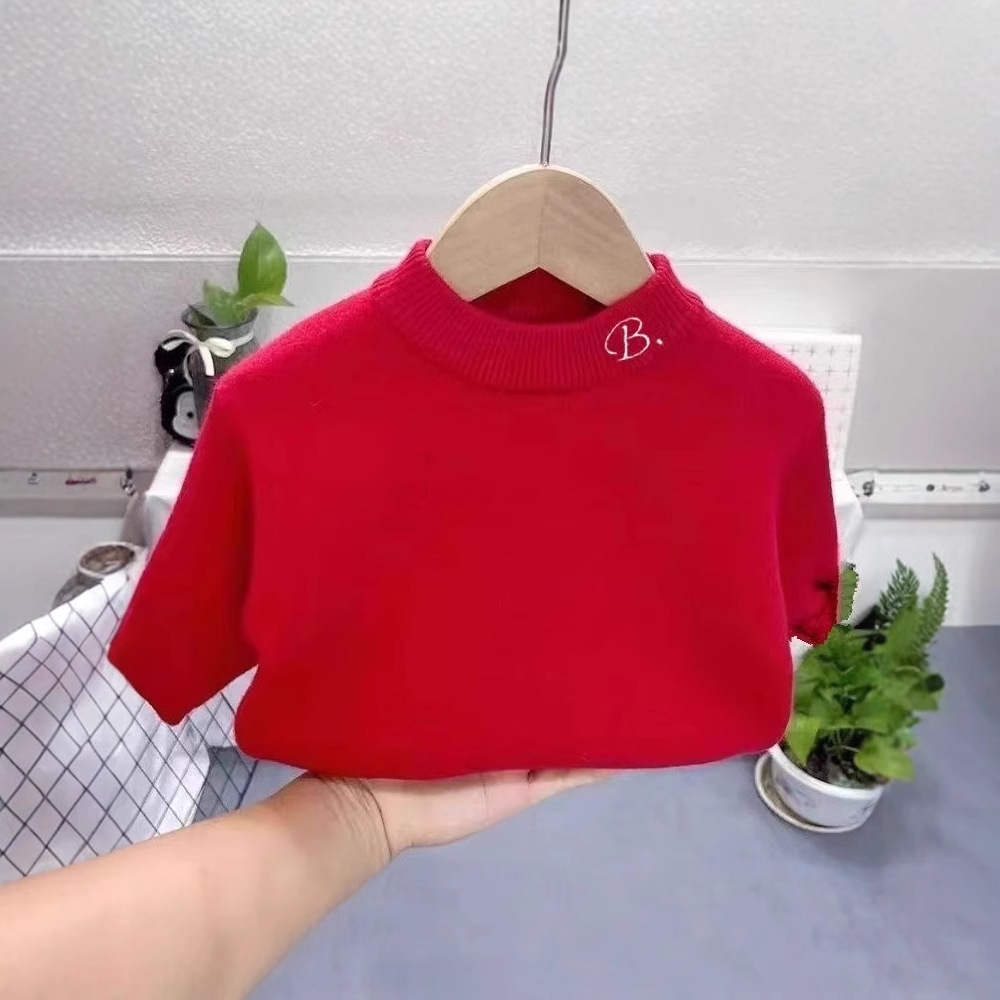 얇은 빨간색 스웨터 칼라 문자 B