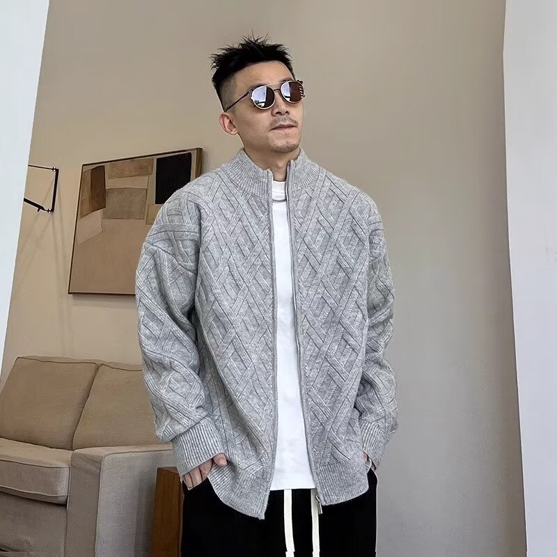 Fashionable solid color elegant sweater with diamond pattern