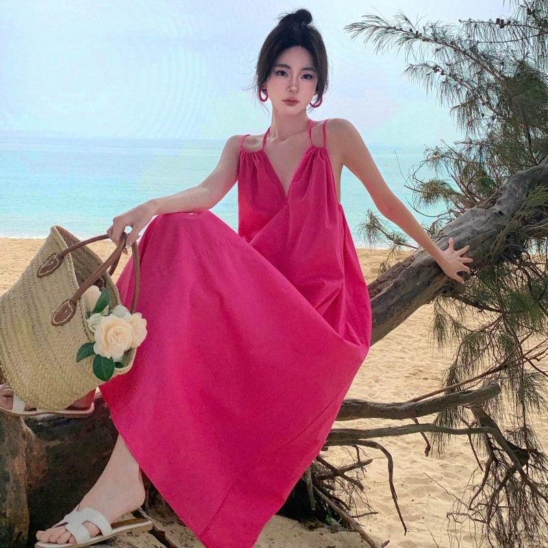 玫红色露背v领挂脖吊带连衣裙女夏多巴胺仙女裙海边度假沙滩长裙