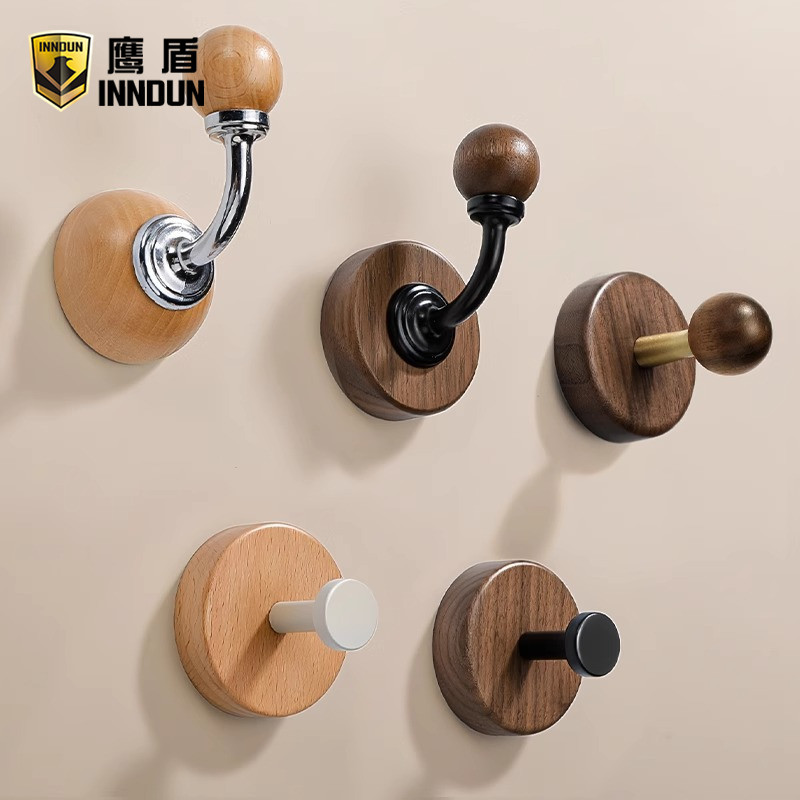 Gancho de ropa de madera negra de nuez no perforado detrás de la puerta de la pared del armario de vestíbulo de la pared del gancho adhesivo de ropa de pintura