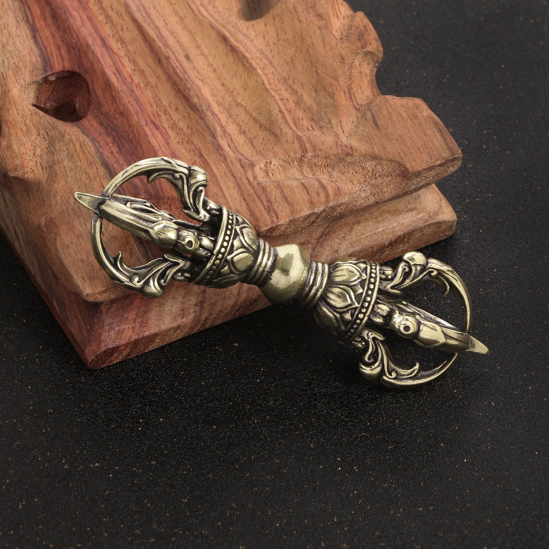 金刚杵摆件藏传心经用品黄铜复古九股金刚橛降魔金刚杵法器工艺品