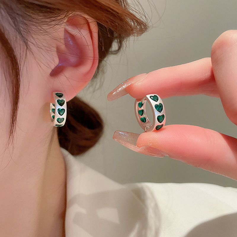 Anillo de metal francés aretes de anillo simple aretes de aretes nuevos estilos de estilo estilo estilo estilo de diseño de nicho temperamento único aretes de mujer cara pequeña