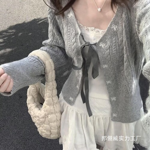 Korean chic suit for women in autumn wear a complete set of lace twist knitted cardigan vest skirt three-piece set
