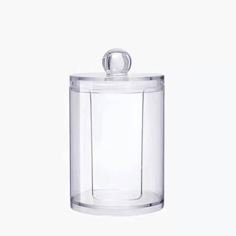 구멍이 있는 작은 원통형