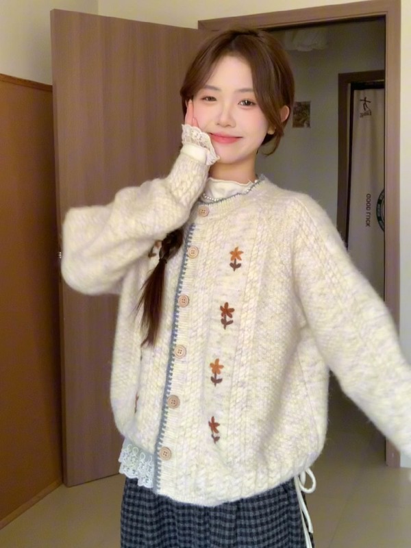 日系软糯感圆领花朵刺绣开衫毛衣外套女秋款慵懒风穿搭上衣|undefined