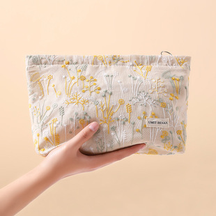 New Style Zhu Cotton and Linen Plant Embroidered Cosmetic Bag Hand Portable Canvas Storage Bag Lipstick Skin Care Toiletry Bag