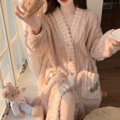 2025新款珊瑚绒睡衣冬季女款加绒加厚法兰绒秋冬款家居服甜美睡袍