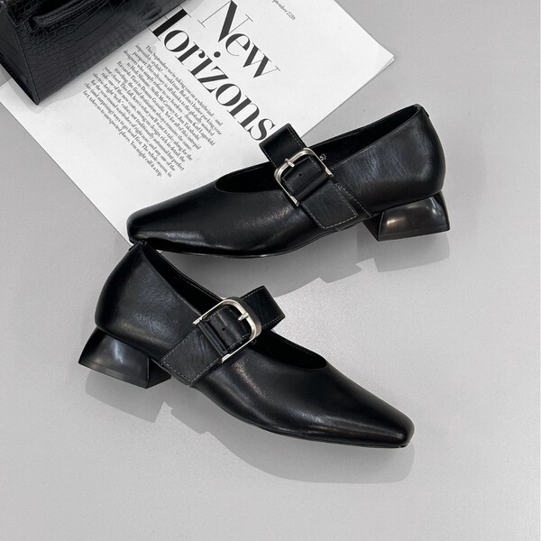 Retro small design Mary Jane shoes square toe low-cut with a strap