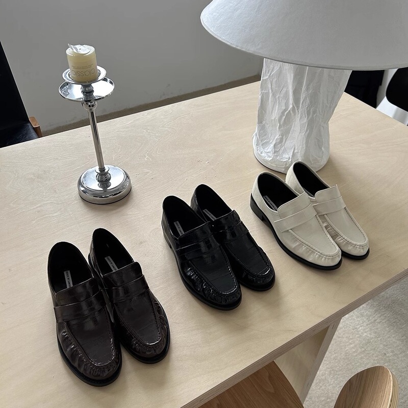 2026 Spring/Summer New Niche Crocodile Pattern Pleated Round-Toe Chunky Heel Loafers Women's Versatile Leather Shoes Single Shoes with Pleats