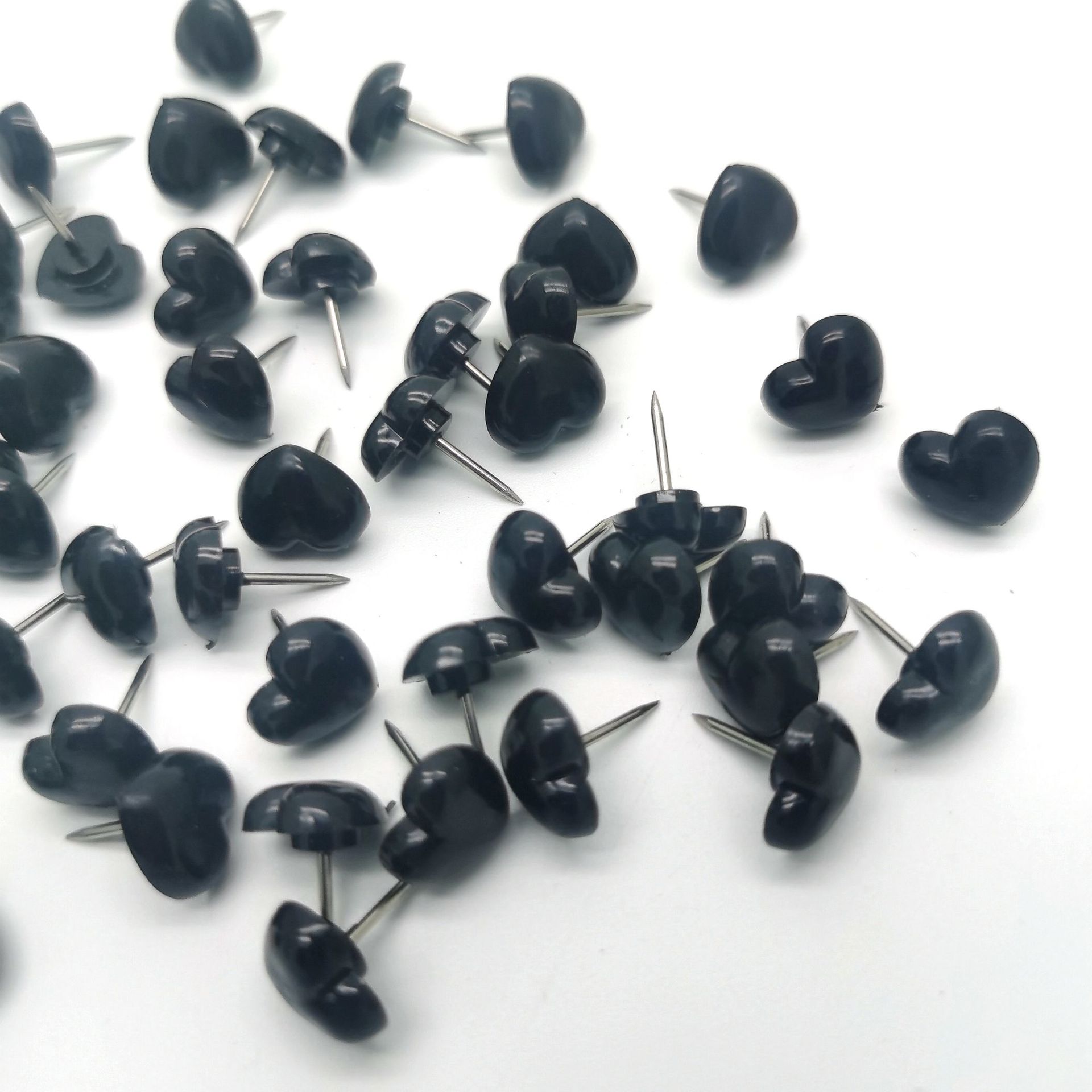 150g Weight Class Occasion Plastic Material Solid Color Pattern Fashion Style Fashion Solid Color Black Heart Shape Plastic Flat Head Nail Pushpin 2
