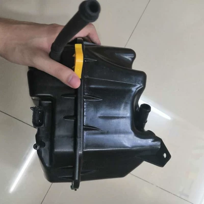 radiator coolant recovery – Water tank