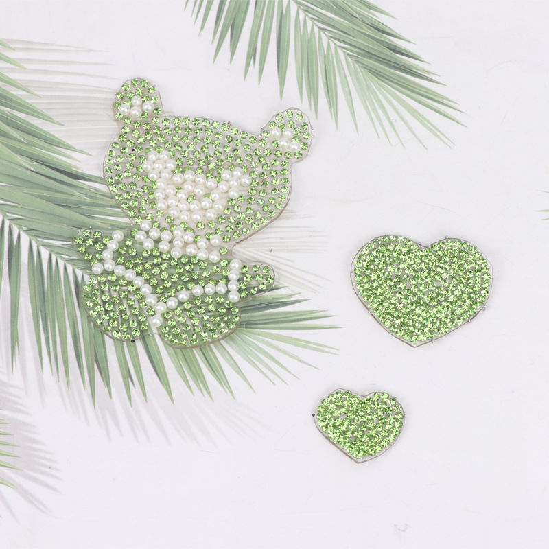 跨境专供热熔背胶服装服饰配件辅料批发水钻贴背贴小熊爱心烫钻图