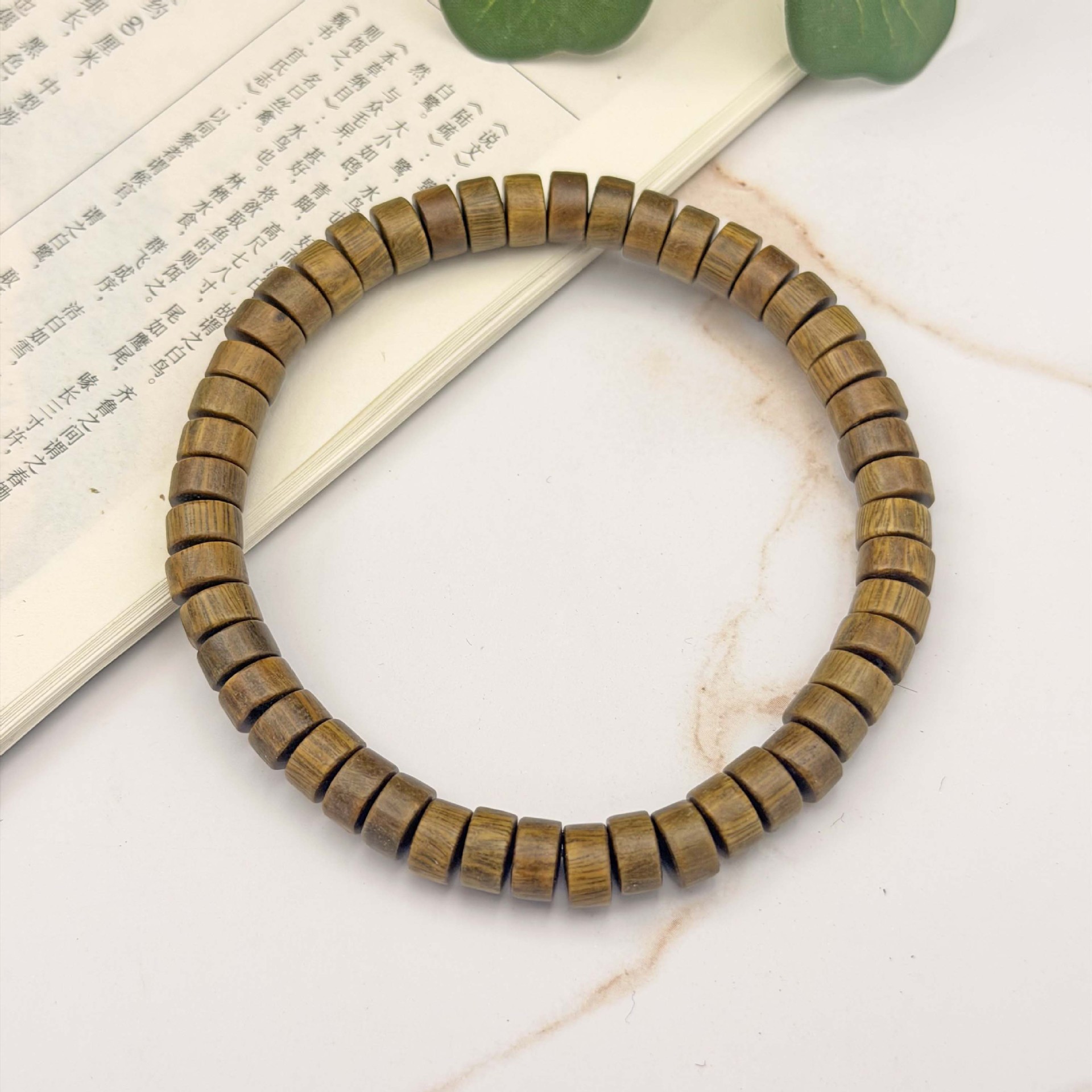 Bead bracelet green sandalwood, 7mm