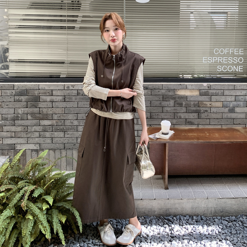 又酷又飒休闲工装套装裙女秋季2025新款超火马甲t恤半身裙三件套|undefined