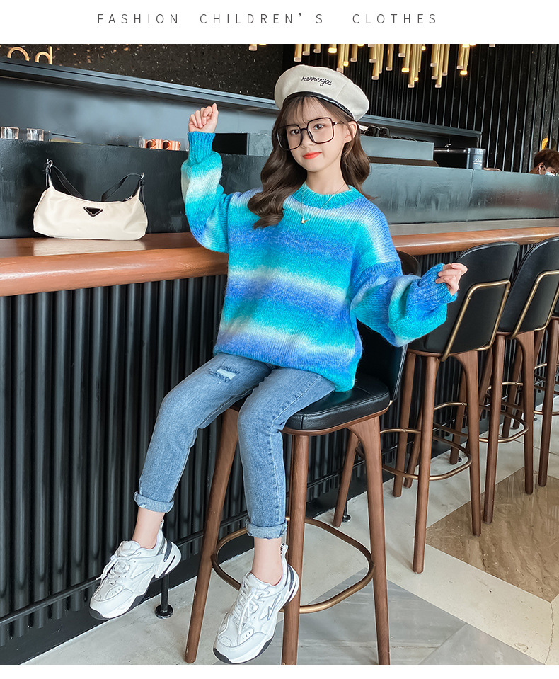 Sweater Image 4