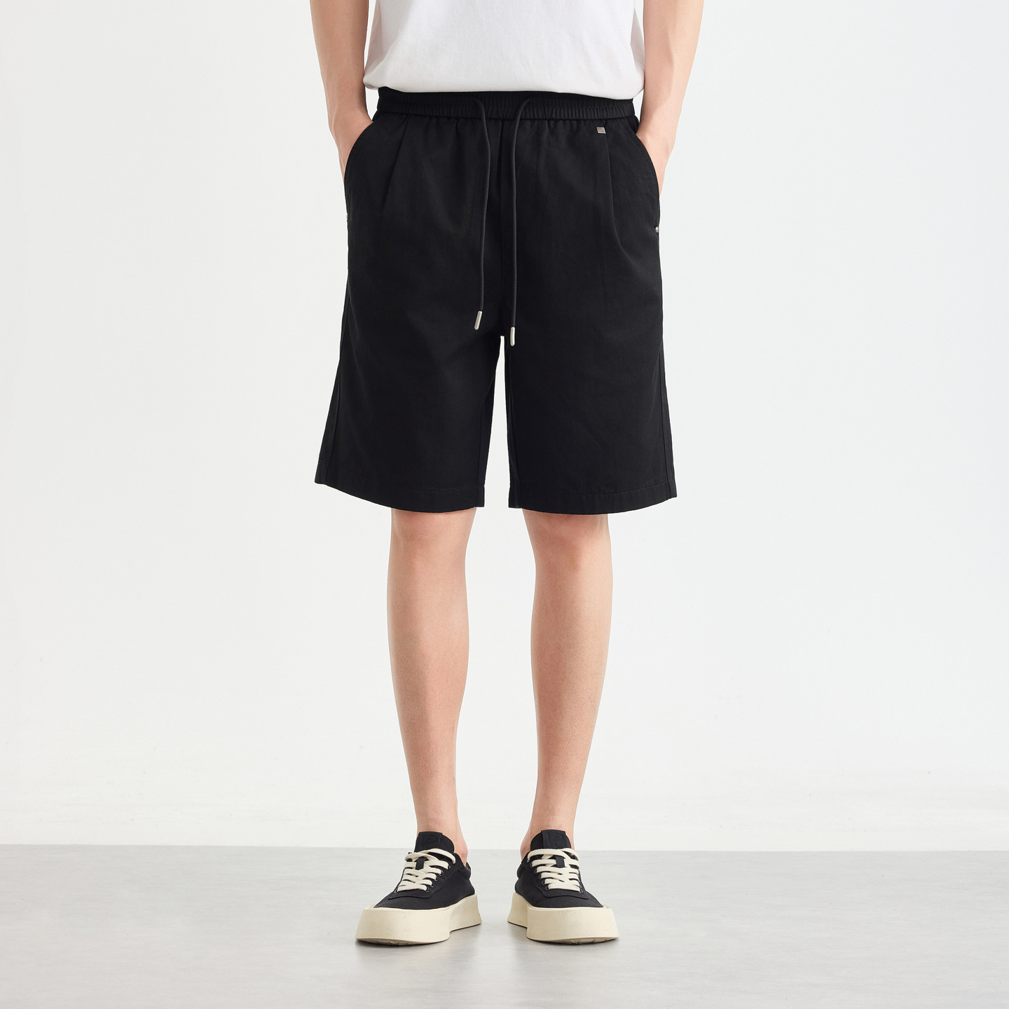 Quần short nam ống đứng dáng thẳng chất liệu cotton pha Lycra phong cách công sở — đen