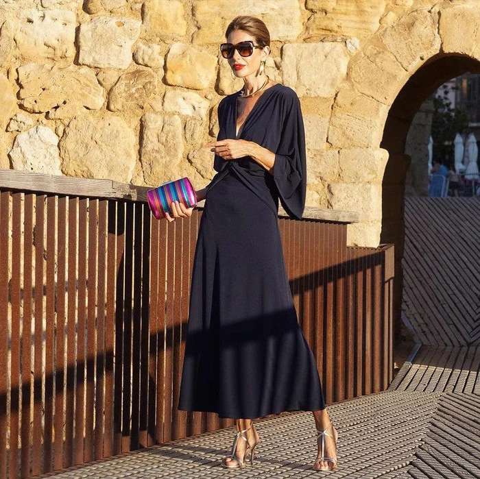 2025 European and American Women's Clothing Amazon New Women's Fashion Holiday Style V-Neck Long Skirt European and American Dress Pure Color