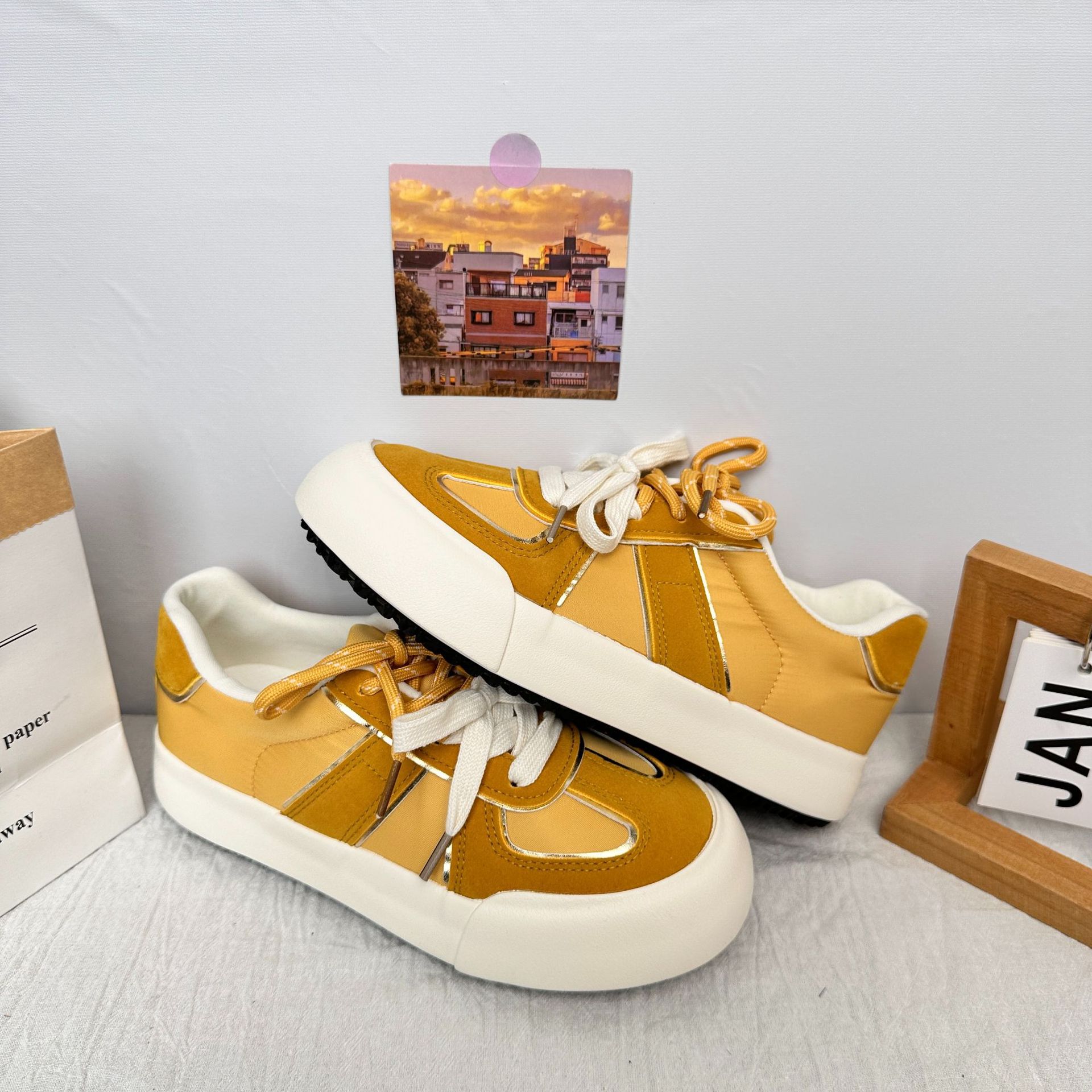 6632 plantillas de látex zapatos de entrenamiento alemanes de suela gruesa zapatos de pan femeninos feos y lindos 2025 nuevos zapatos de primavera de punta redonda zapatos blancos image 8