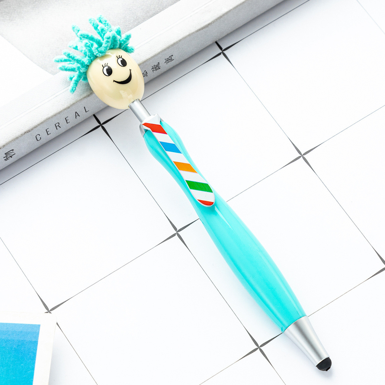 Cute muñeca de peluche cabeza bolígrafo de regalo de vacaciones logotipo imprimible dibujos animados tridimensionales sonrientes lápiz táctil de pantalla