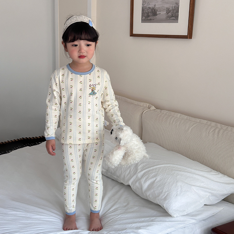 Pijamas de niñas de otoño de algodón de manga larga para niños nuevos tipos de algodón para niñas vestidos de casa de otoño