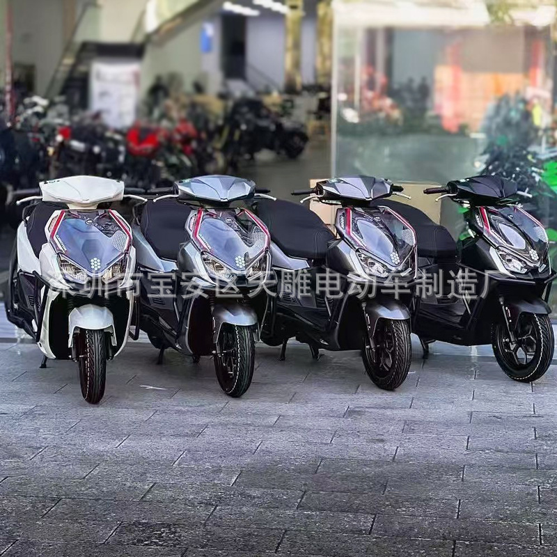 Qianjiang marca Hong150RS refrigerado por agua doble cilindro ABS nuevo pedal motor de ahorro de combustible nacional cuatro inyección eléctrica puede ser la marca