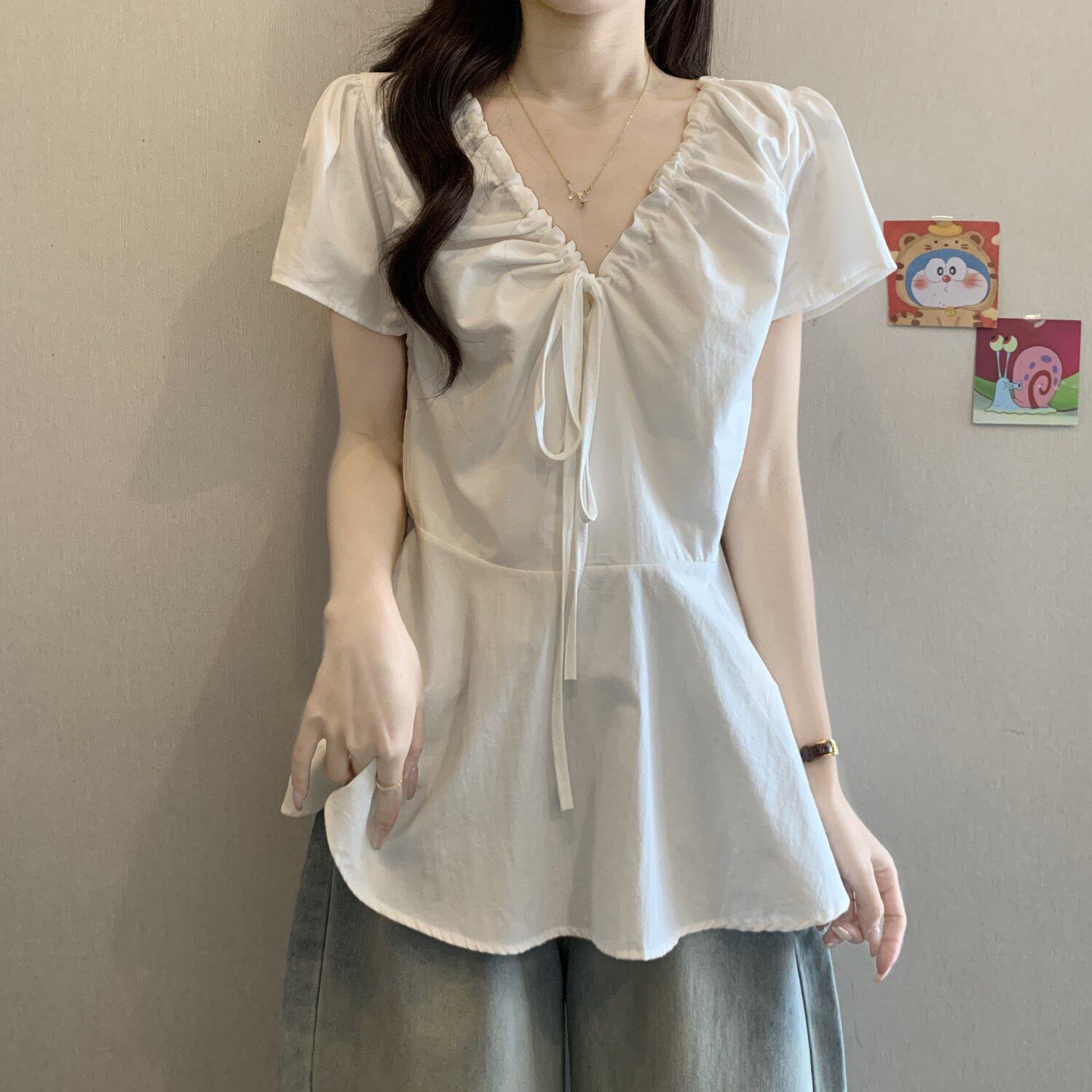 Áo thun nữ cổ V tay ngắn thiết kế dây rút eo — màu đen chi tiết 14