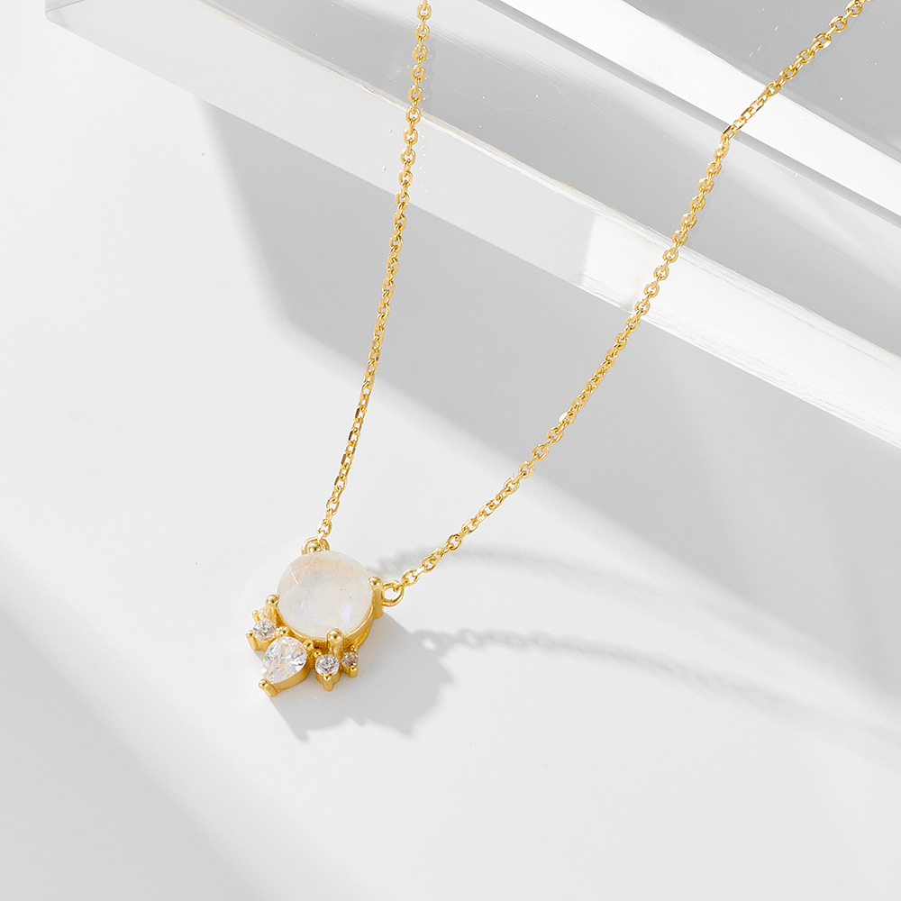 Collar de piedra de Luna natural de lujo ligero de estilo japonés diseño de nicho de alto grado s925 plata esterlina simple cadena de clavícula de todo fósforo