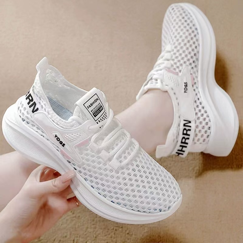 2024 여름 새로운 대형 메쉬 비행 위버 여성 신발 올매치 패셔너블 운동화 여성용 소프트 솔 통기성 야외 캐주얼 신발