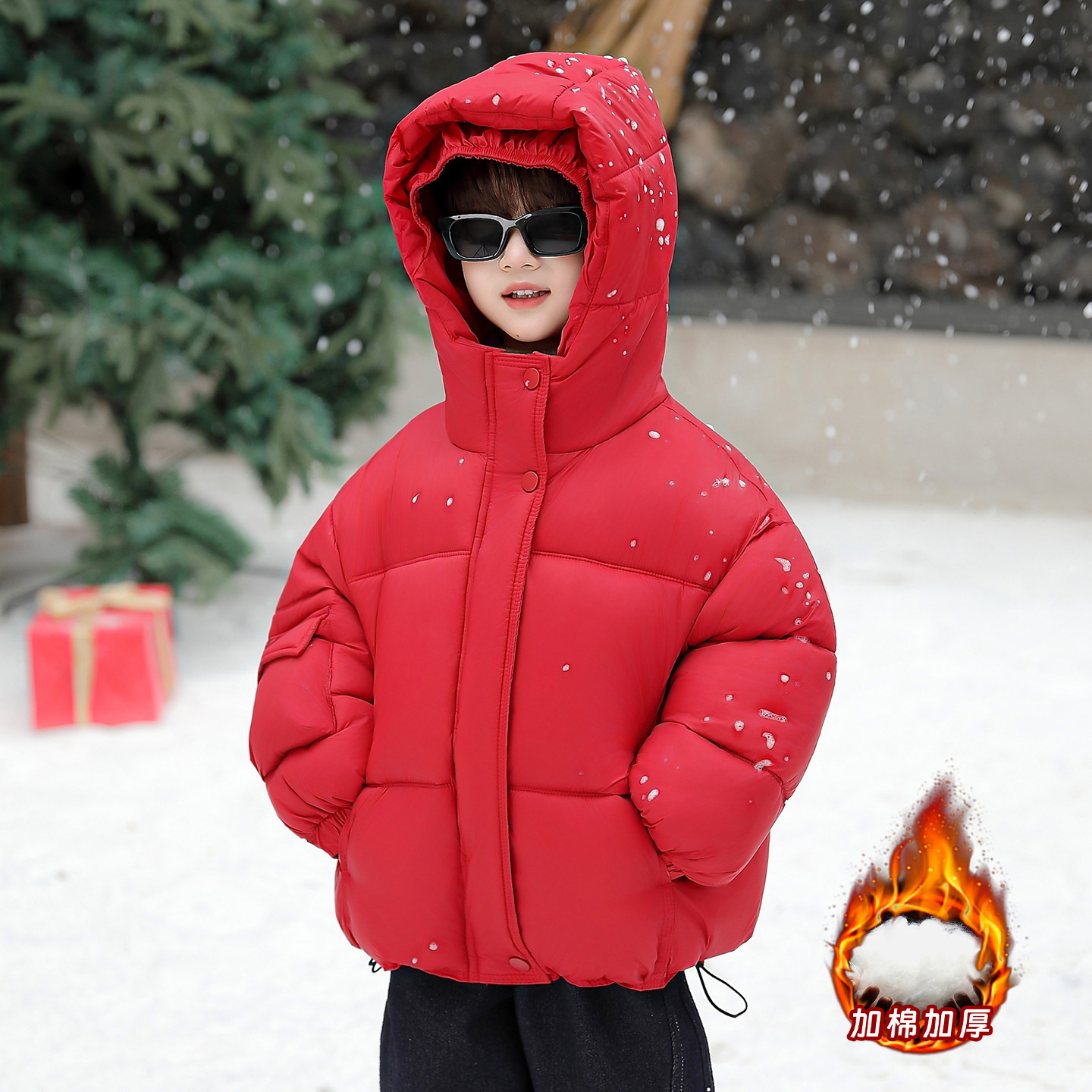 Boys' winter solid color hooded cotton-padded jacket, new autumn and winter style, fashionable children's windproof puffer jacket, soft, comfortable and anti-pilling.