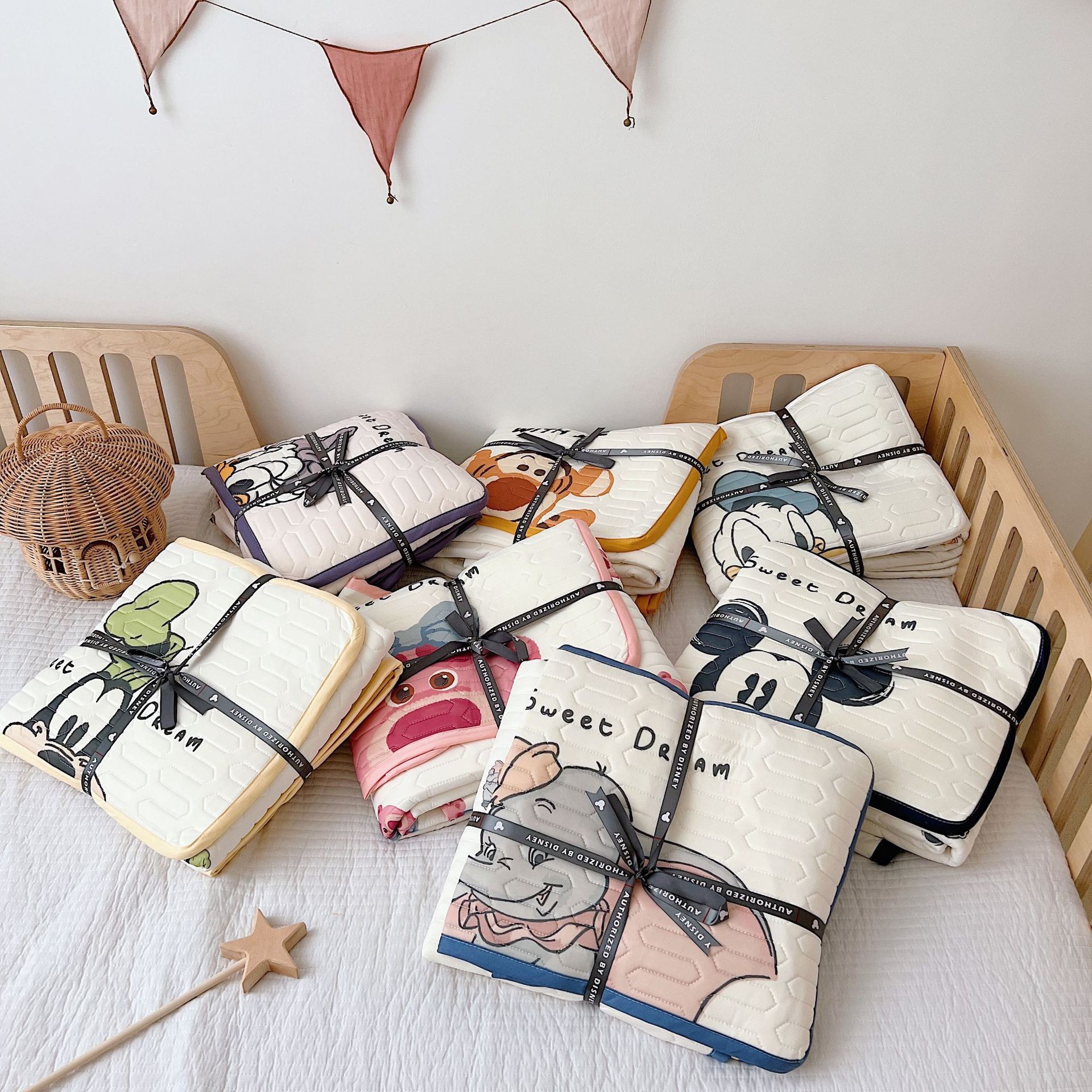 Dini Mickey Baby Latex Mat Three-Piece Set Donald Duck Baby Soft Mat Daisy Summer Bedding Cool Mat