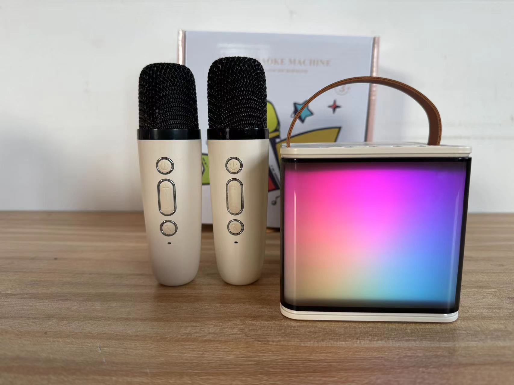 K6 completo LED luz Bluetooth audio portátil mini micrófono inalámbrico karaoke audio micrófono traje transfronterizo