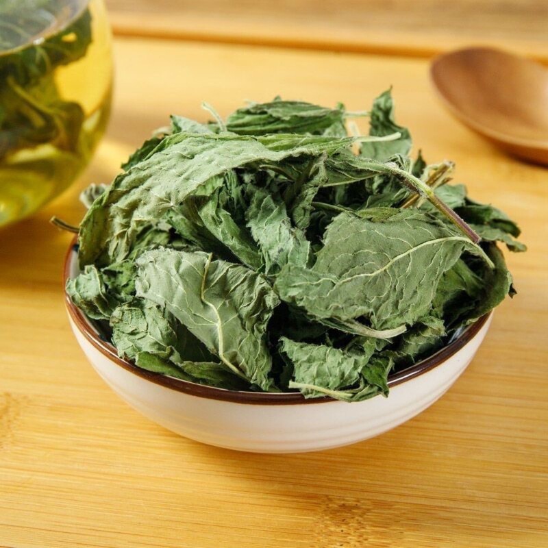 New Stock of Mint Leaves, Green Mint Tea, Fresh Edible Mint Leaves, Various Sizes of Dried Mint Leaves for Cooling Drinks