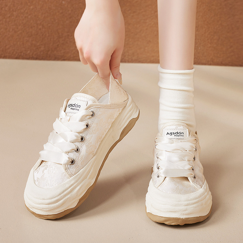 Augu Shi Deng nuevos zapatos de lona chinos para mujeres 2026 nuevos zapatos de plancha de primavera y verano casuales de un pie zapatos blancos pequeños image 1