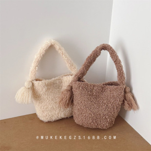 Small children's portable hat autumn and winter boys and girls concave shape Tassel bag western style all-match plush coin purse