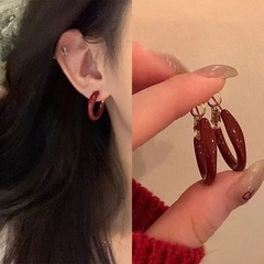レトロな香港風安可拉紅耳輪秋冬素輪イヤリング女性高級感ピアス女性気質ピアス