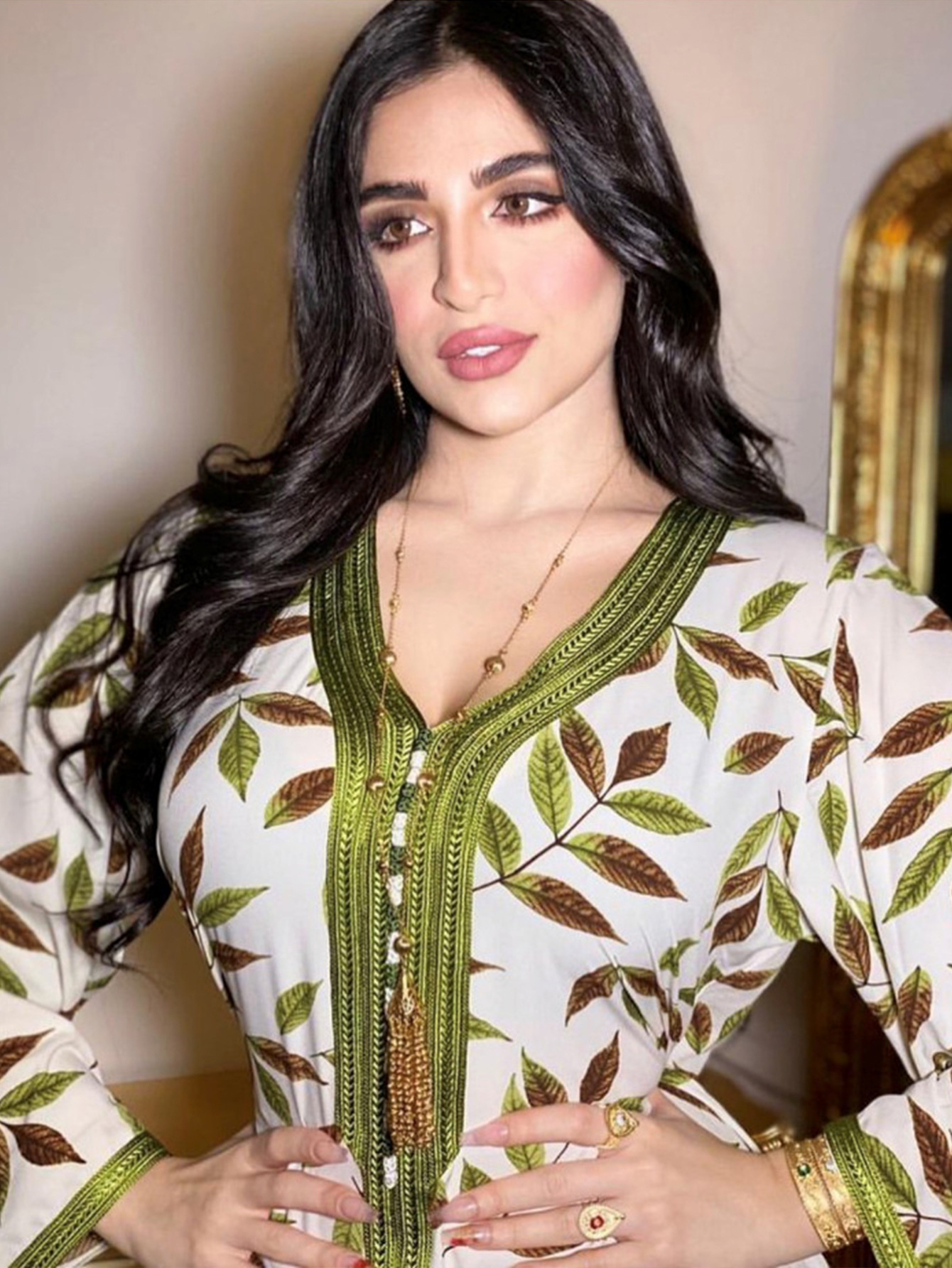 2024 Cross-Border Green Long-Sleeve V-Neck Lace Patchwork Printed Holiday Style Middle Eastern Women's Arabic Dress_ecoleips.com