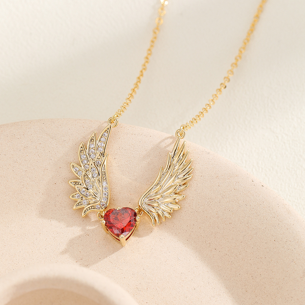 8g Weight Copper Pendant Material Necklace Classification Copper Chain Material Middle East Popular Fashion Fashion Valentine's Day Gift Angel Wings Love Necklace