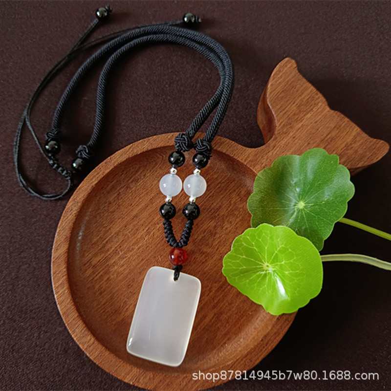 중간 흰색 chalcedony 무물질 카드 31*20 (고급 블랙 로프 포함)