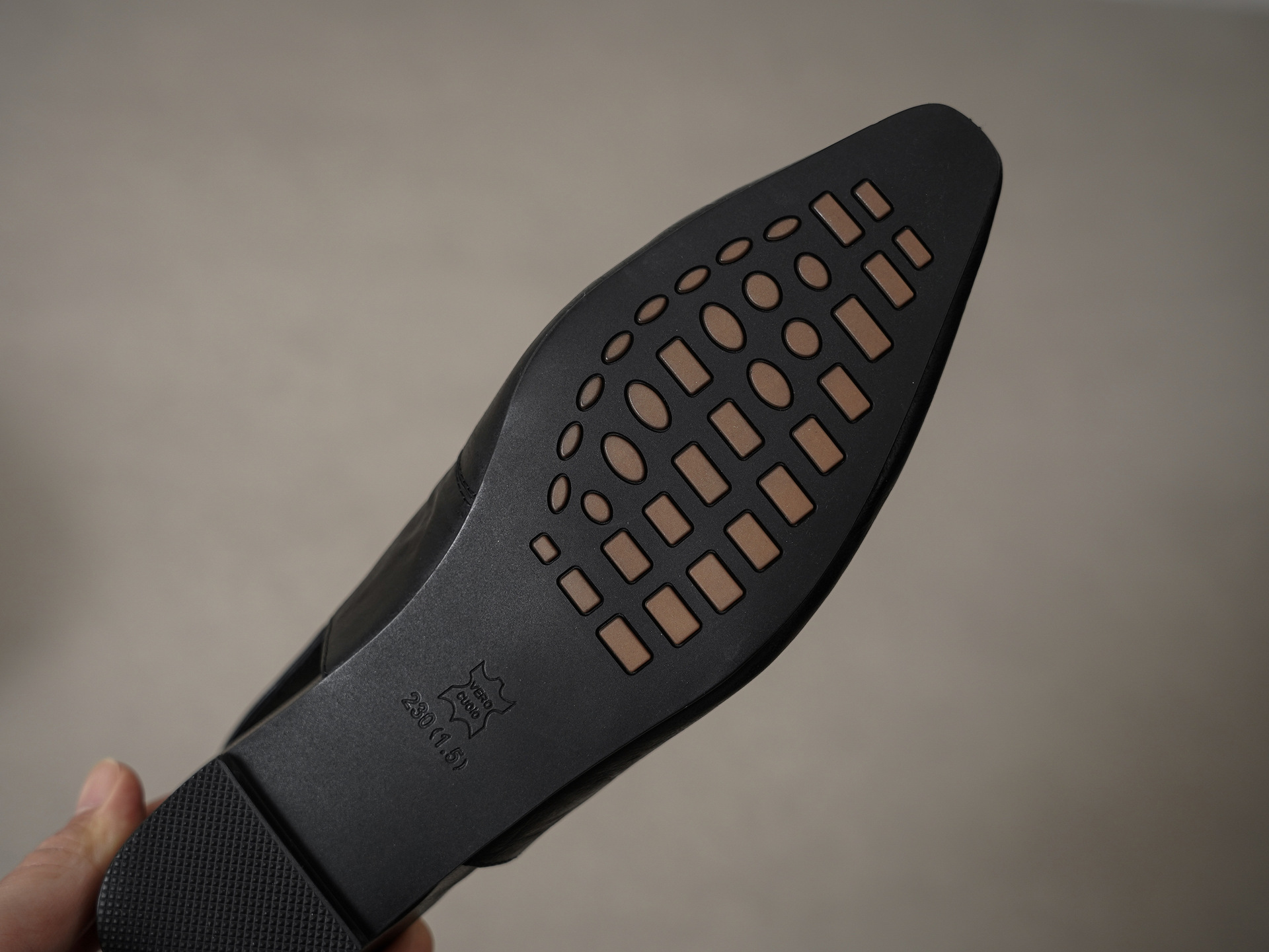 Sandal nữ da cừu mũi nhọn quai chữ V đế bệt — màu nâu chi tiết 20