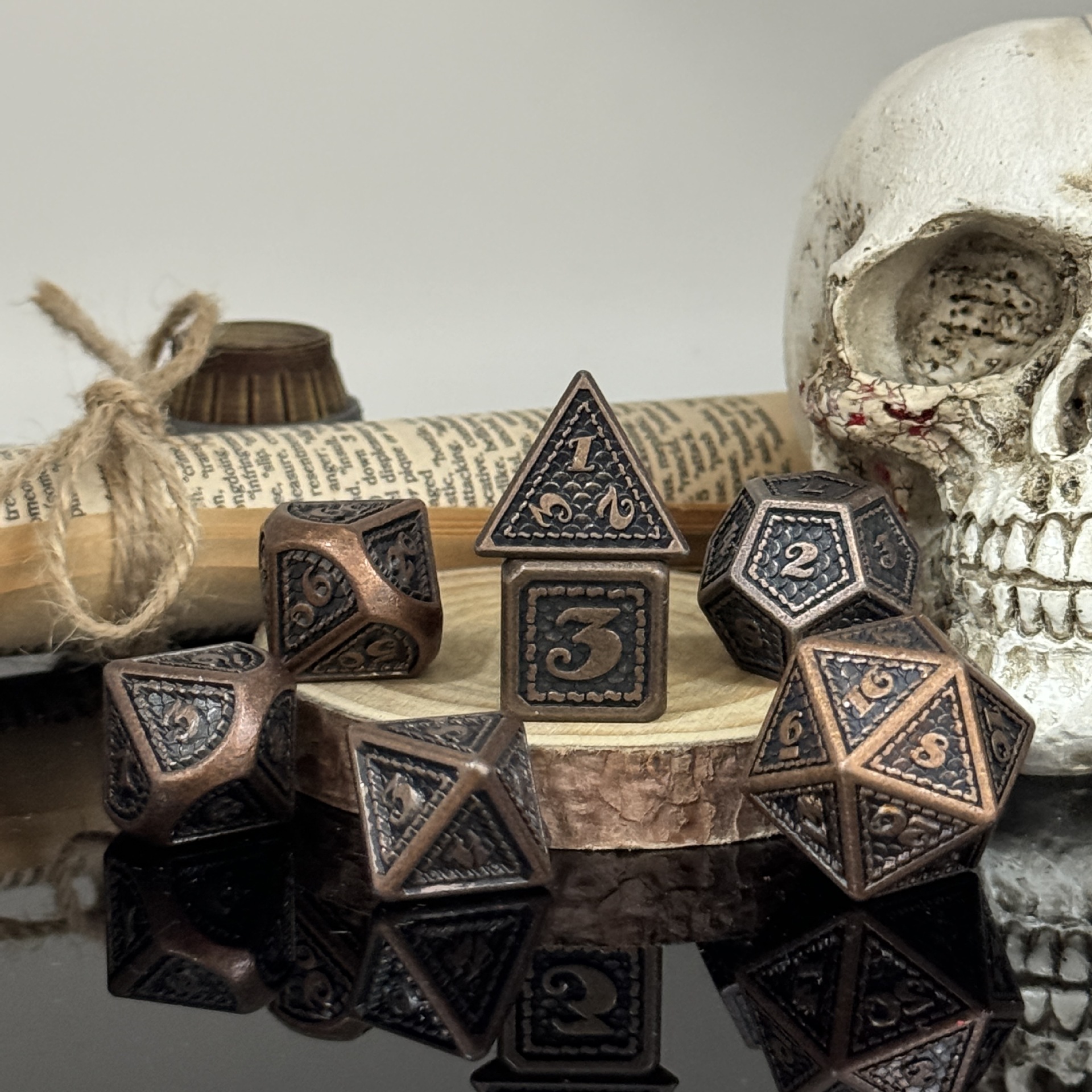 Dados de metal dnd dragón y mazmorras juego de mesa juego de dados sólidos trpg running ground poliedro cromado