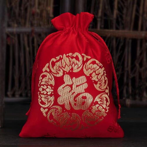 Chinese-style wedding candy bags with drawstring closure, candy bags for wedding, creative wedding favors, wedding candy boxes
