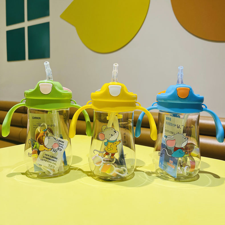 Tianyi New Star Taza de paja para niños taza de agua de plástico PC kindergarten bebé agua potable taza con mango