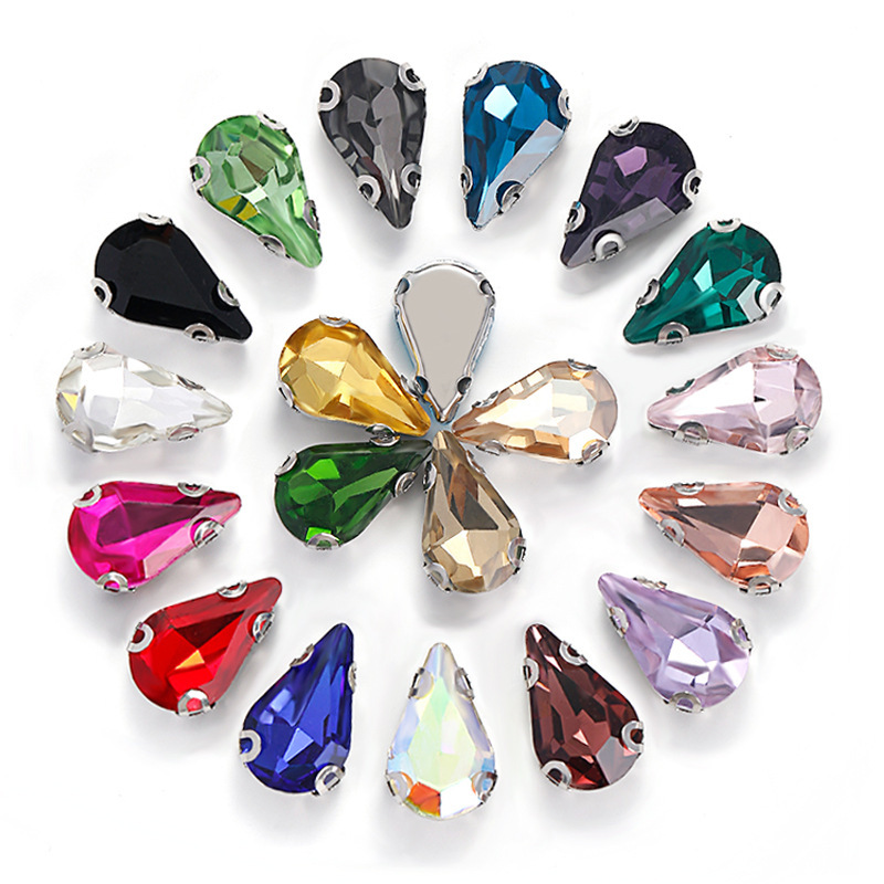 Glass accessory drop-shaped