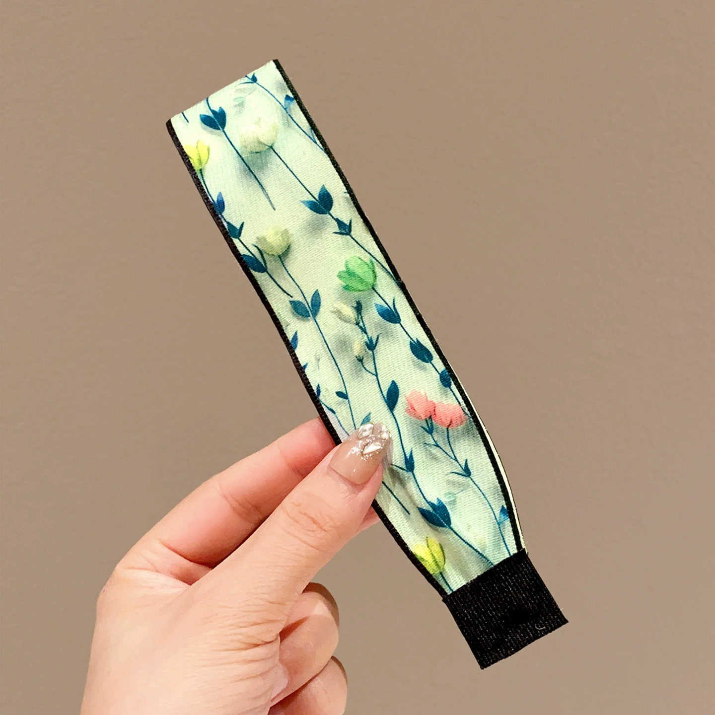 Fashionable headband with velcro, cute bangs