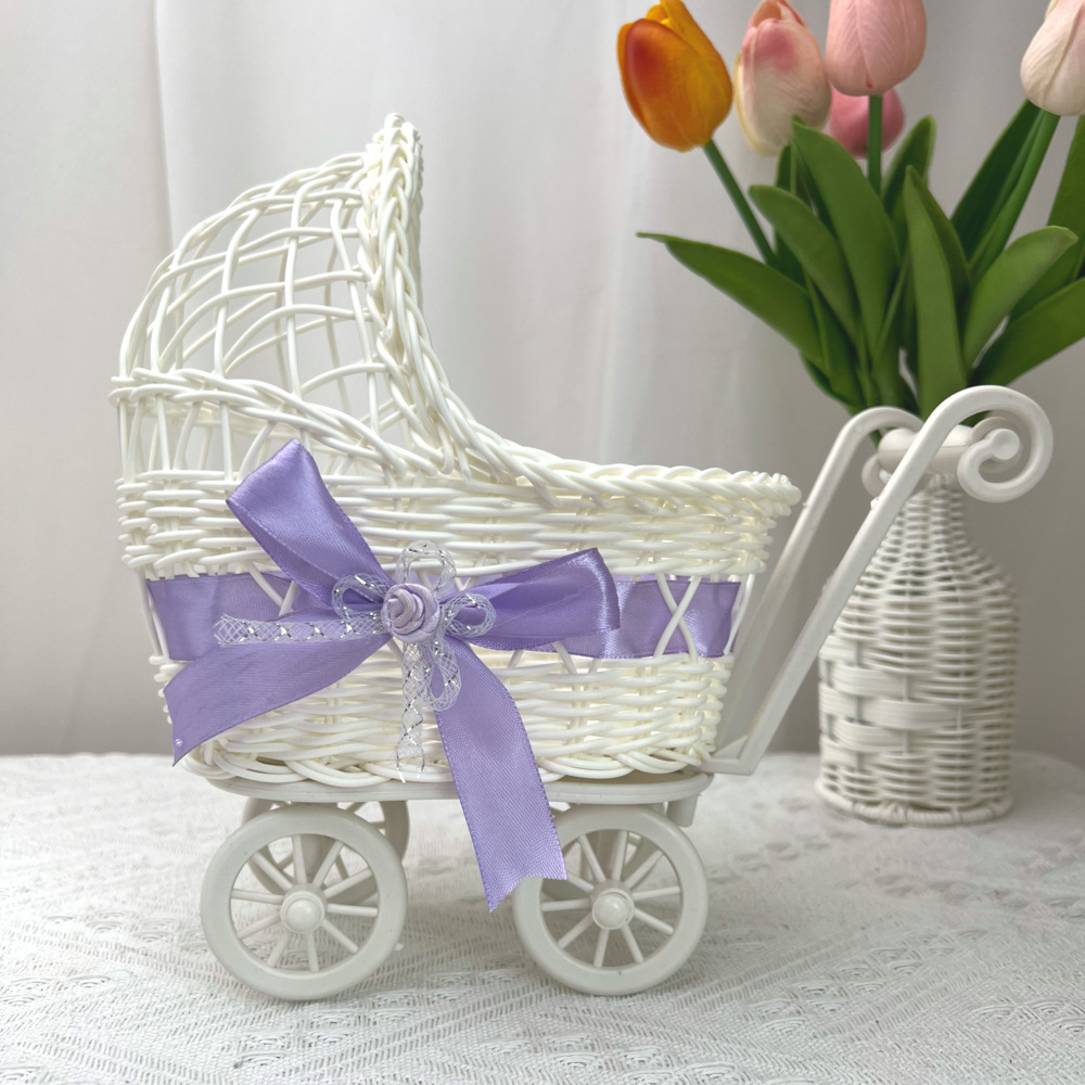 Cochecito Decorativo de Ratán de Plástico para Bodas y Fotografía image 9