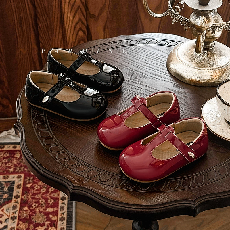 Универсальные нишевые туфли принцессы для маленьких девочек из натуральной кожи, весенне-осенние новые стильные туфли для девочек, Т-образные бабушкины туфли на плоской подошве с мелким горлышком