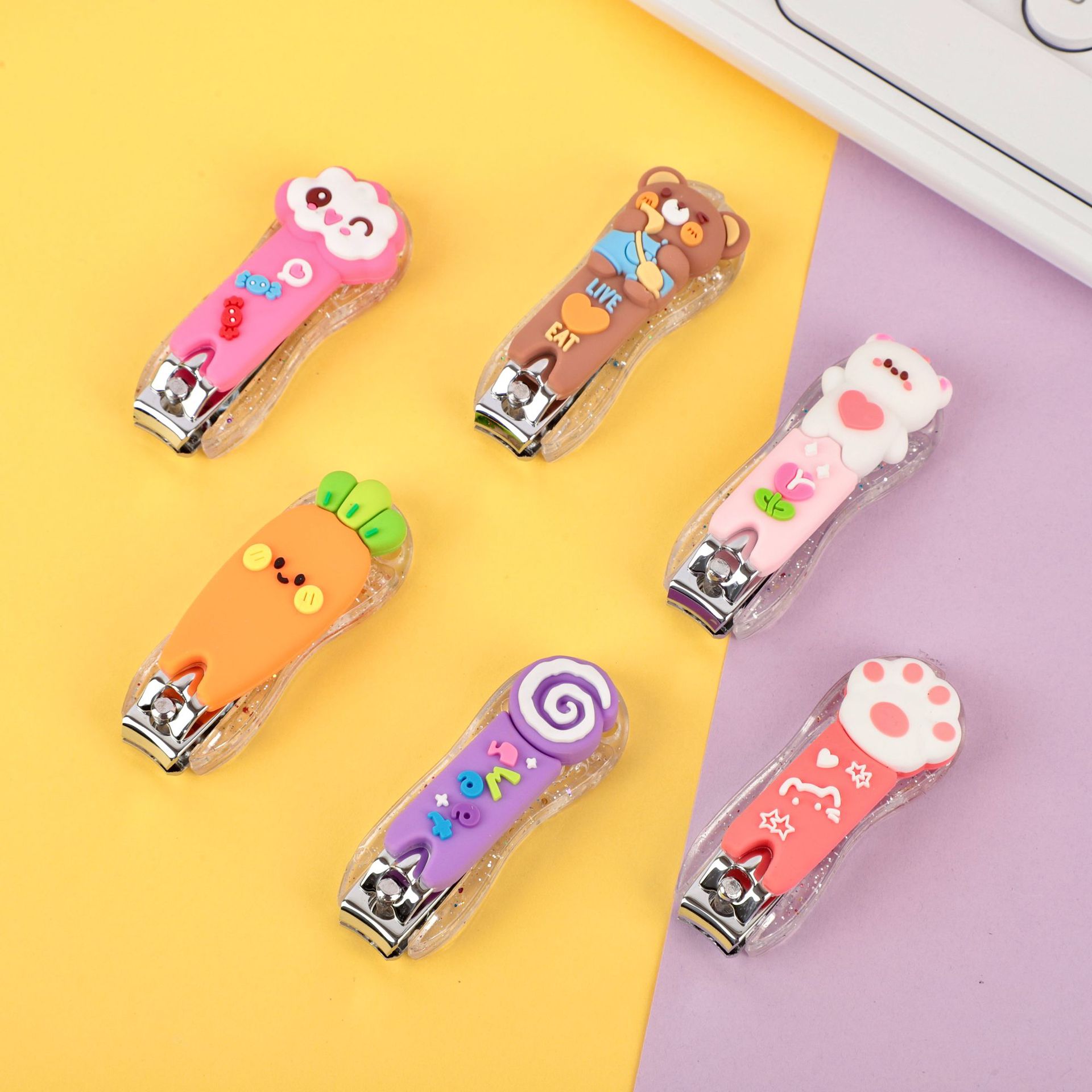 现货卡通指甲钳卡装PVC指甲剪卡通指甲剪家用便携式可爱美甲工具