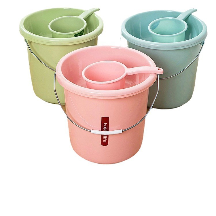Capacious bucket for home use
