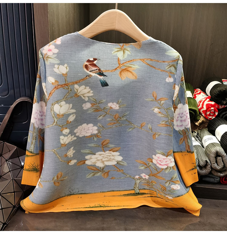 Áo thun dài tay nữ phối nút bấm in họa tiết hoa văn xếp ly, form rộng thoải mái — Tím hoa, Màu xanh lam chi tiết 13