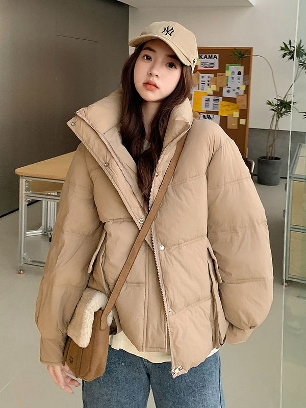 Ropa de pan de mujer corta ropa de algodón de tamaño grande 2023 otoño y invierno nueva chaqueta de algodón de bolsillo grande gruesa y suelta de moda de estudiantes